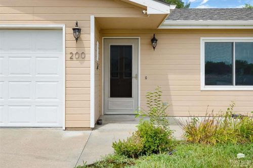 200 William Dr, Ogden, KS, 66517-4041 | Card Image