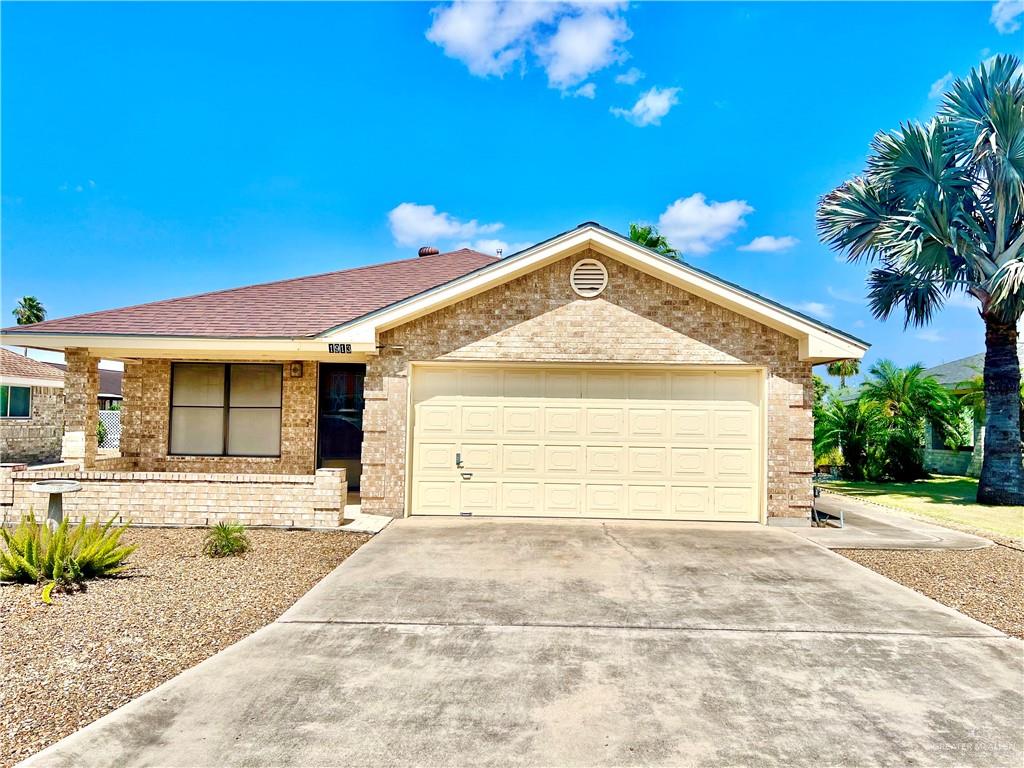 Wilson St, Mission, TX 78572