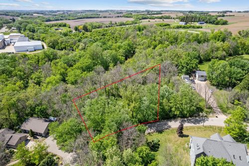 2152 Mingoview Dr, Wanamingo, MN, 55983-1446 | Card Image
