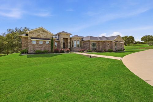 100 Maverick Ct, Granbury, TX, 76049-1381 | Card Image