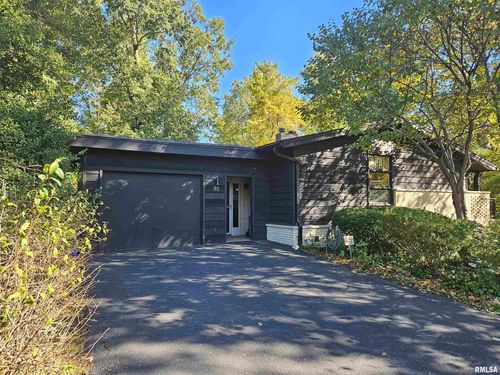 46 Hillcrest Dr, Carbondale, IL, 62901-2445 | Card Image