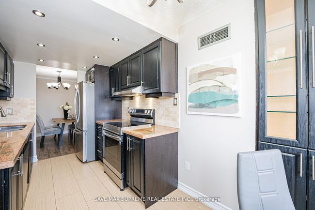 1507 - 5 Lisa St, Condo with 3 bedrooms, 2 bathrooms and 1 parking in Brampton ON | Image 17