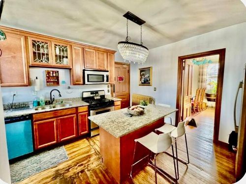 1464 Minnehaha Ave W, Saint Paul, MN, 55104-1911 | Card Image