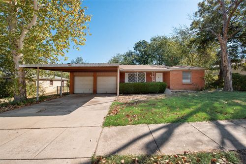 867 Odie Dr, White Settlement, TX, 76108-2835 | Card Image