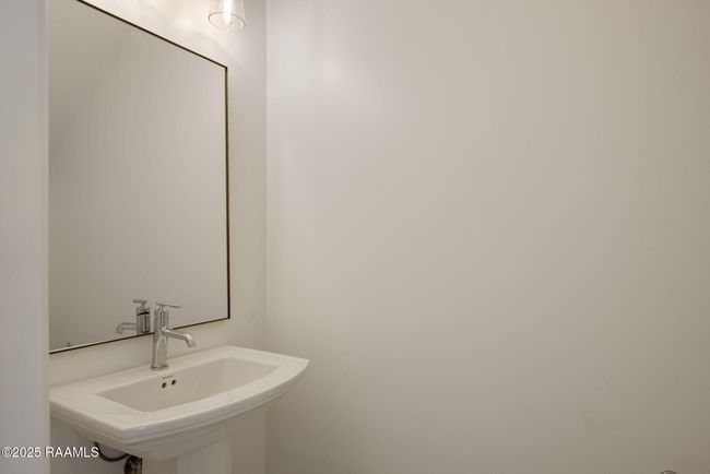 21-web-or-mls-1510 Kaliste Saloom Rd-21 | Image 15