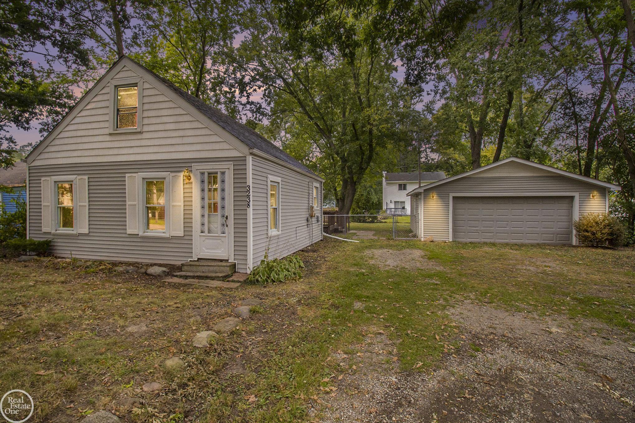 Newton Rd, Commerce Township, MI 48382