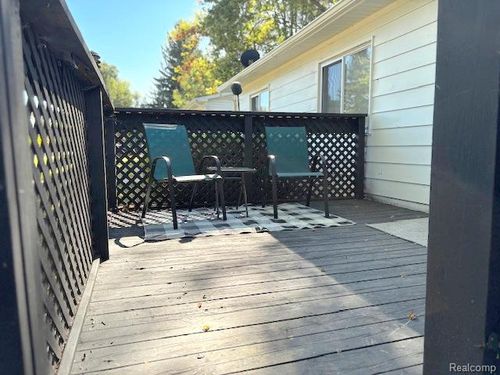 5115 Allingham Dr, White Lake, MI, 48383-1446 | Card Image