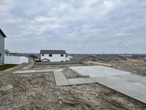 876 E Kinsley Ave, Hermiston, OR, 97838-2359 | Card Image