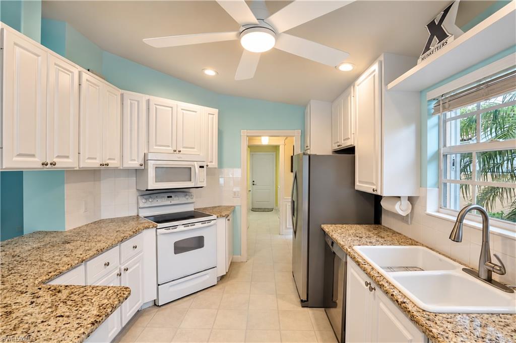 Residential in NAPLES 3