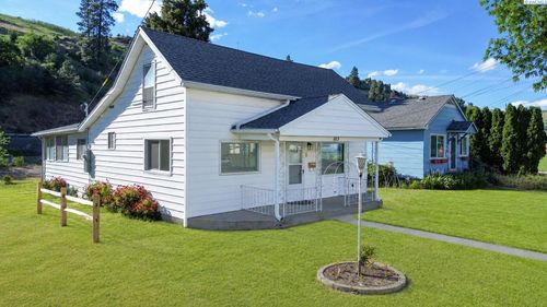 1113 N Morton St, Colfax, WA, 99111-2132 | Card Image