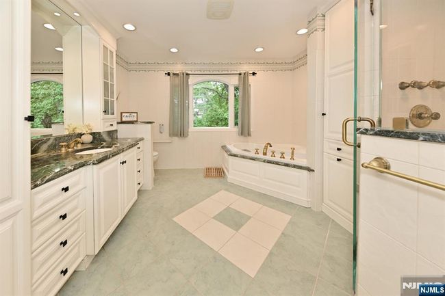 254 University Way, House other with 5 bedrooms, 5 bathrooms and null parking in Paramus NJ | Image 33