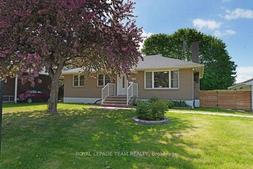 125 Norice Street, Meadowlands - Crestview and Area, ON, K2G2Y2 | Card Image