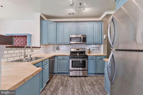 37a-8937 Milford Haven Ct, LORTON, VA, 22079-4740 | Card Image