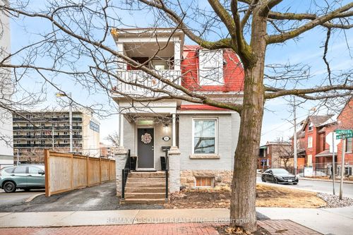 231 Bell St N, Ottawa, ON, K1R7E1 | Card Image