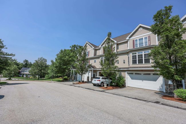 2C Manor Dr, Condo with 3 bedrooms, 2 bathrooms and null parking in Hooksett NH | Image 4