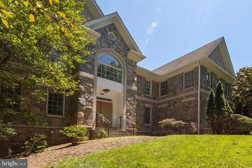 7009 Persimmon Tree Rd, BETHESDA, MD, 20817-4521 | Card Image