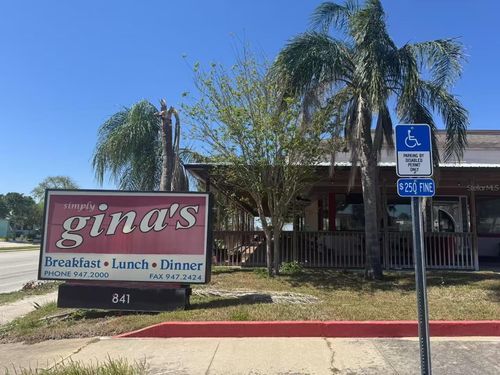 841 Ridgewood Ave, Daytona Beach, FL, 32117-3517 | Card Image