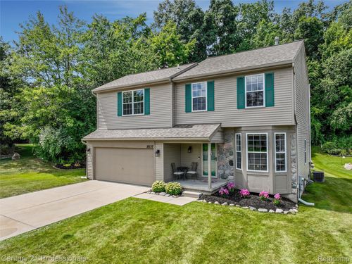2837 Birchwood Dr, Waterford Twp, MI, 48329-3494 | Card Image