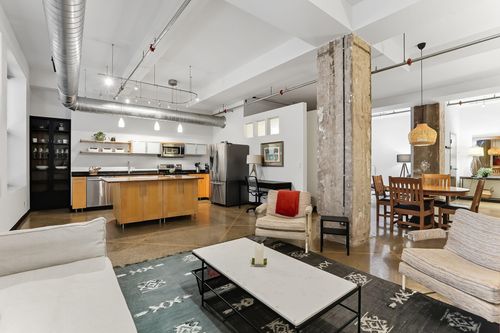 308-350 Saint Peter St, Saint Paul, MN, 55102-1405 | Card Image