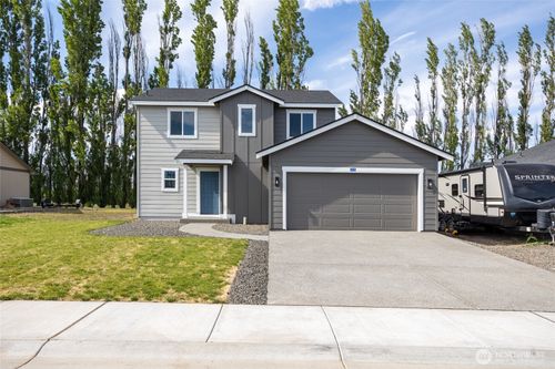 425 Pear Dr, Tieton, WA, 98947-6901 | Card Image