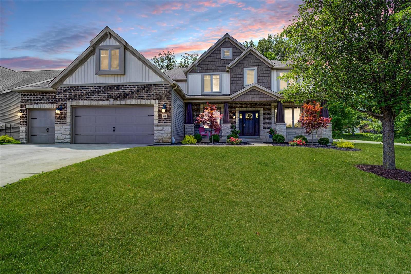 Shortleaf Pine Dr, Saint Charles, MO 63304