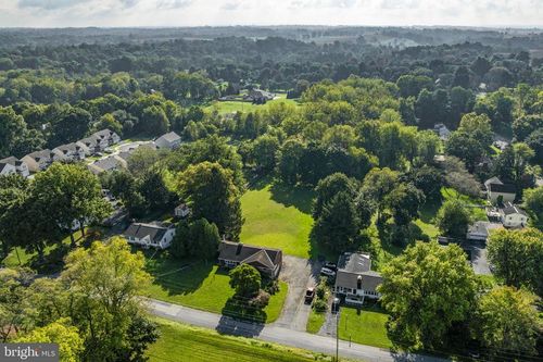 2460 Honeysuckle Ln, LANCASTER, PA, 17603-9541 | Card Image