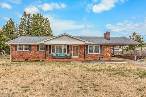 919 Mayford Dr, Kernersville, NC, 27284-9592 | Card Image
