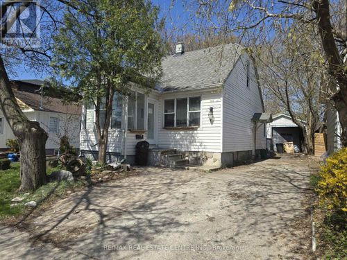 131 Stewart Street, Oakville (CO Central), ON, L6X1X8 | Card Image