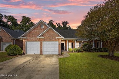 817 Vineyard Dr, New Bern, NC, 28562-7107 | Card Image