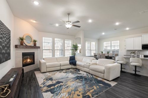 1413 Lake Grove Dr, Little Elm, TX, 75068-8631 | Card Image