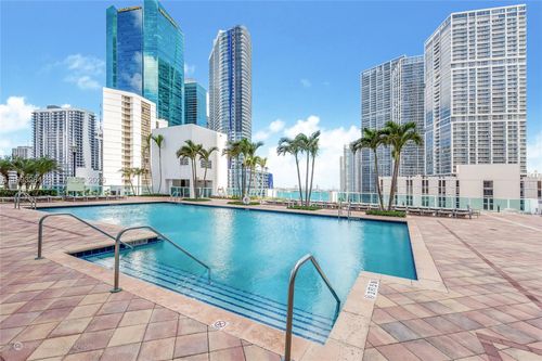2708-31 Se 5th St, Miami, FL, 33131-2519 | Card Image