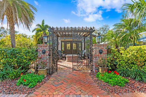 101 30th Ave N, St Petersburg, FL, 33704-2910 | Card Image