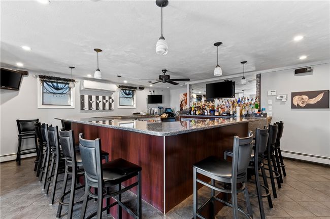 659 Killingly St, Home with 2 bedrooms, 3 bathrooms and 30 parking in Johnston RI | Image 9