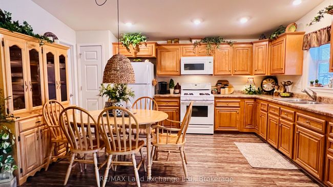 16 Sutton Dr, House other with 2 bedrooms, 2 bathrooms and 2 parking in Goderich ON | Image 9