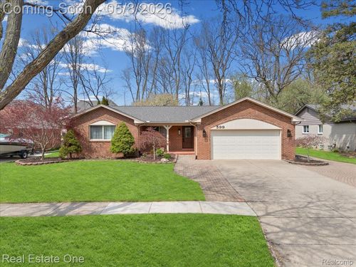 599 Thurber Dr, Troy, MI, 48085-4827 | Card Image