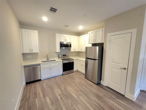 2105-1620 Crestdale Drive, Houston, TX, 77080 | Card Image