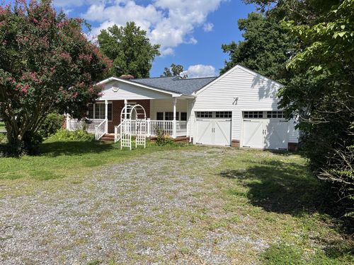 1096 Holly Vista Dr, COLONIAL BEACH, VA, 22443-4323 | Card Image