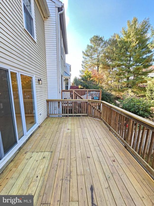19165 Highstream Dr, Townhouse with 3 bedrooms, 4 bathrooms and null parking in GERMANTOWN MD | Image 14