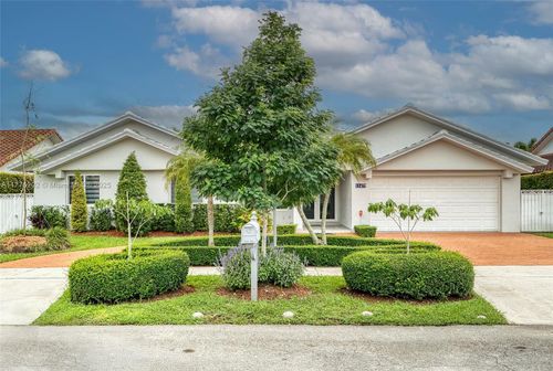 11472 Sw 28th Ter, Miami, FL, 33165-2100 | Card Image