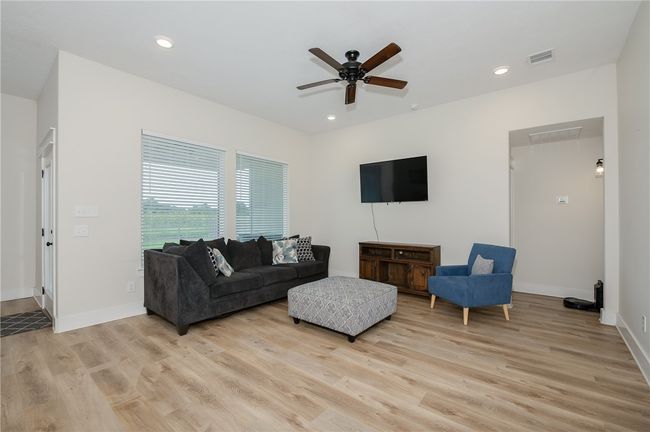 473 Brazos Bend, House other with 4 bedrooms, 2 bathrooms and null parking in Snook TX | Image 6