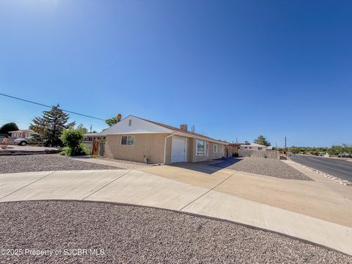 200 W 24th St, Farmington, NM, 87401-3435 | Card Image