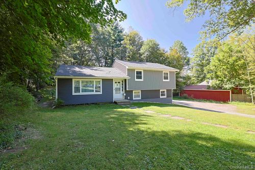 587 Winterton Rd, Bloomingburg, NY, 12721-4119 | Card Image