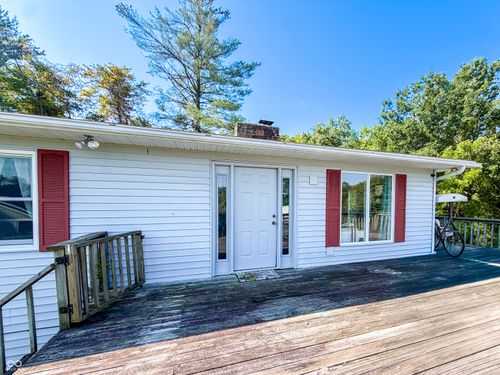 544 Park Ln, Nashville, IN, 47448-8122 | Card Image