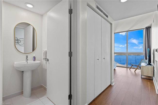 APT-2907 - 3000 Oasis Grand Blvd, Condo with 3 bedrooms, 3 bathrooms and 1 parking in FORT MYERS FL | Image 19
