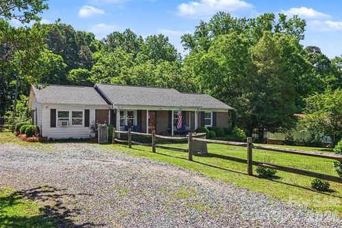 4744 Hickory Grove Rd, Mount Holly, NC, 28120-9626 | Card Image