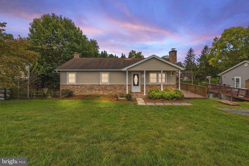 213 Crest Cir, WINCHESTER, VA, 22602-7411 | Card Image