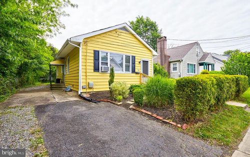 104 Vernon St, BORDENTOWN, NJ, 08505-1748 | Card Image
