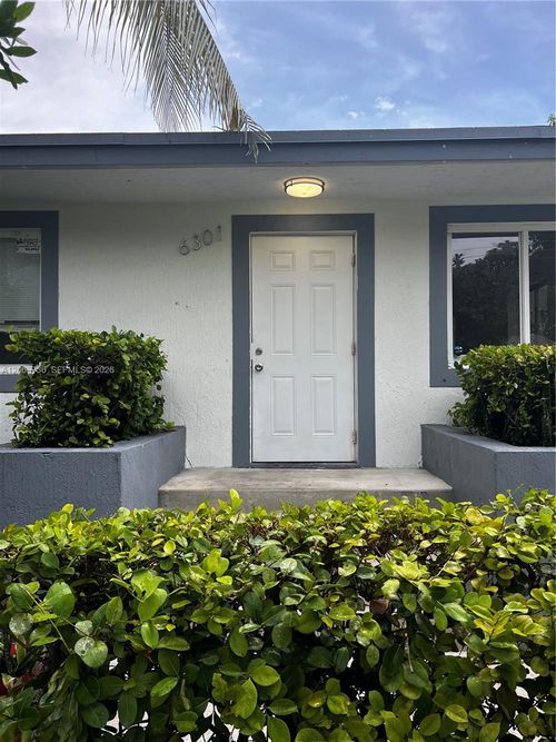 6301 Nw 1st Pl, Miami, FL, 33150-4580 | Card Image