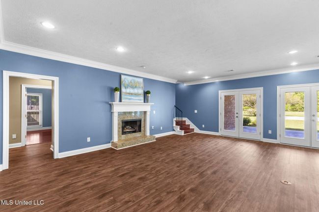 31-web-or-mls-211 Lake Terrace-36 | Image 18