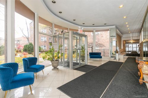 b-34-6-8 Wooleys Ln, Great Neck, NY, 11023-2228 | Card Image